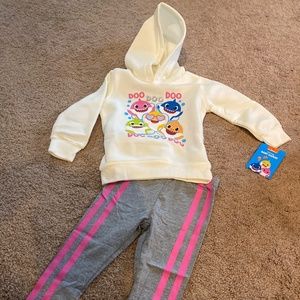 NICKELODEON 2T girls BABY SHARK outfit shirt pants NEW